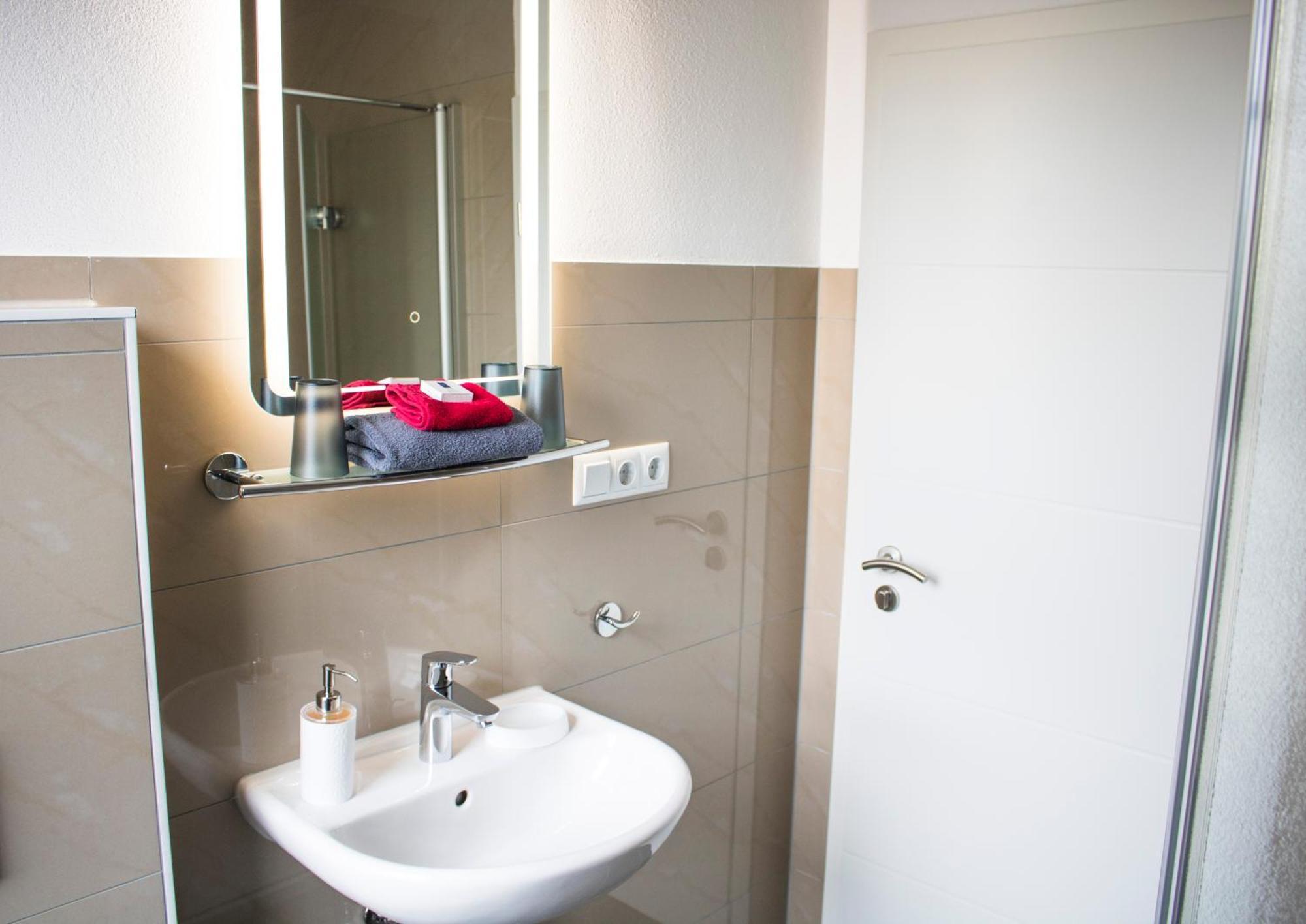 Hotel Post Muhlacker Ngoại thất bức ảnh